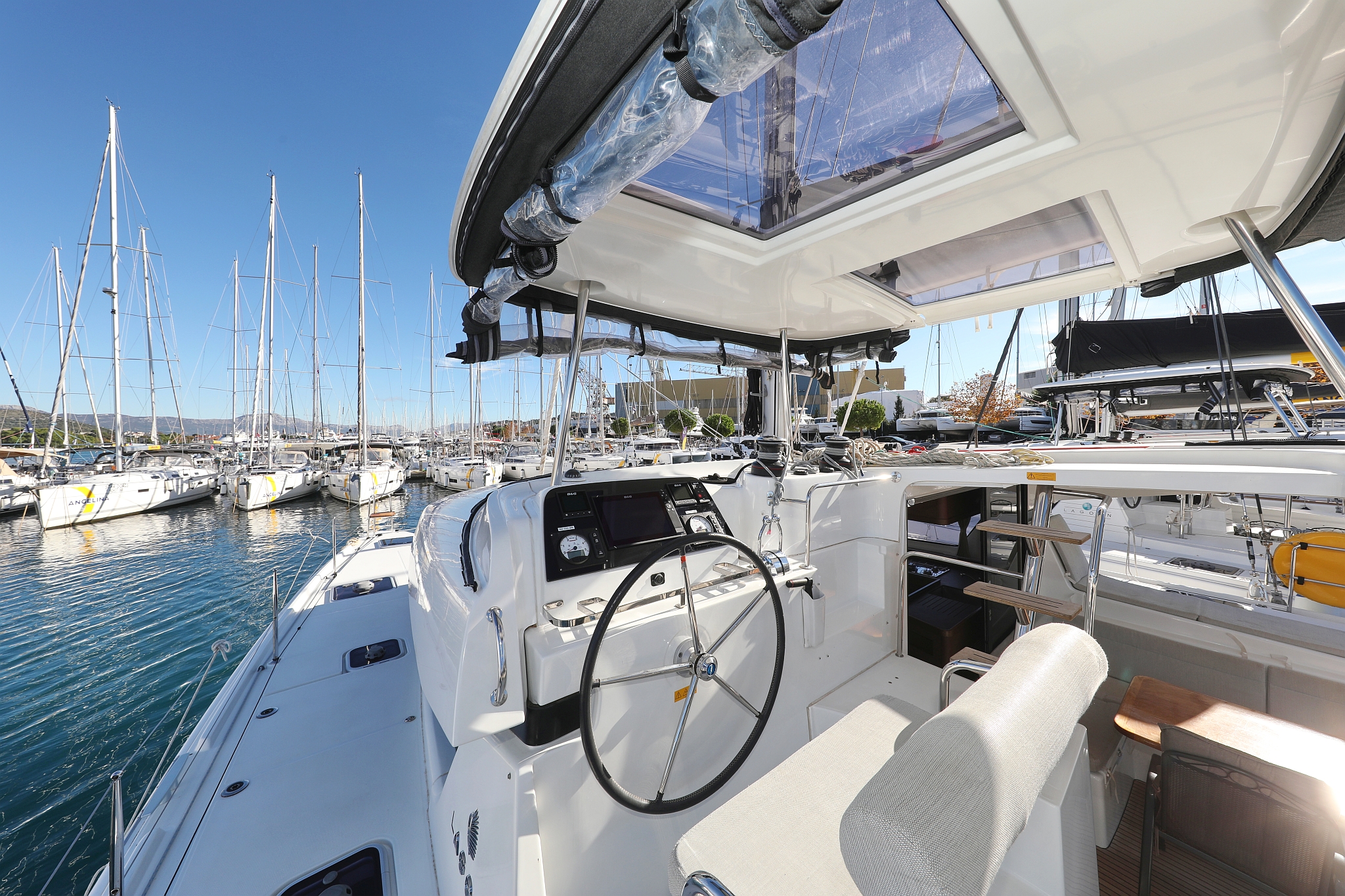 Photo #9 - Lagoon 42 - 4 + 2 cab. (Easy Course) in Trogir - 40730