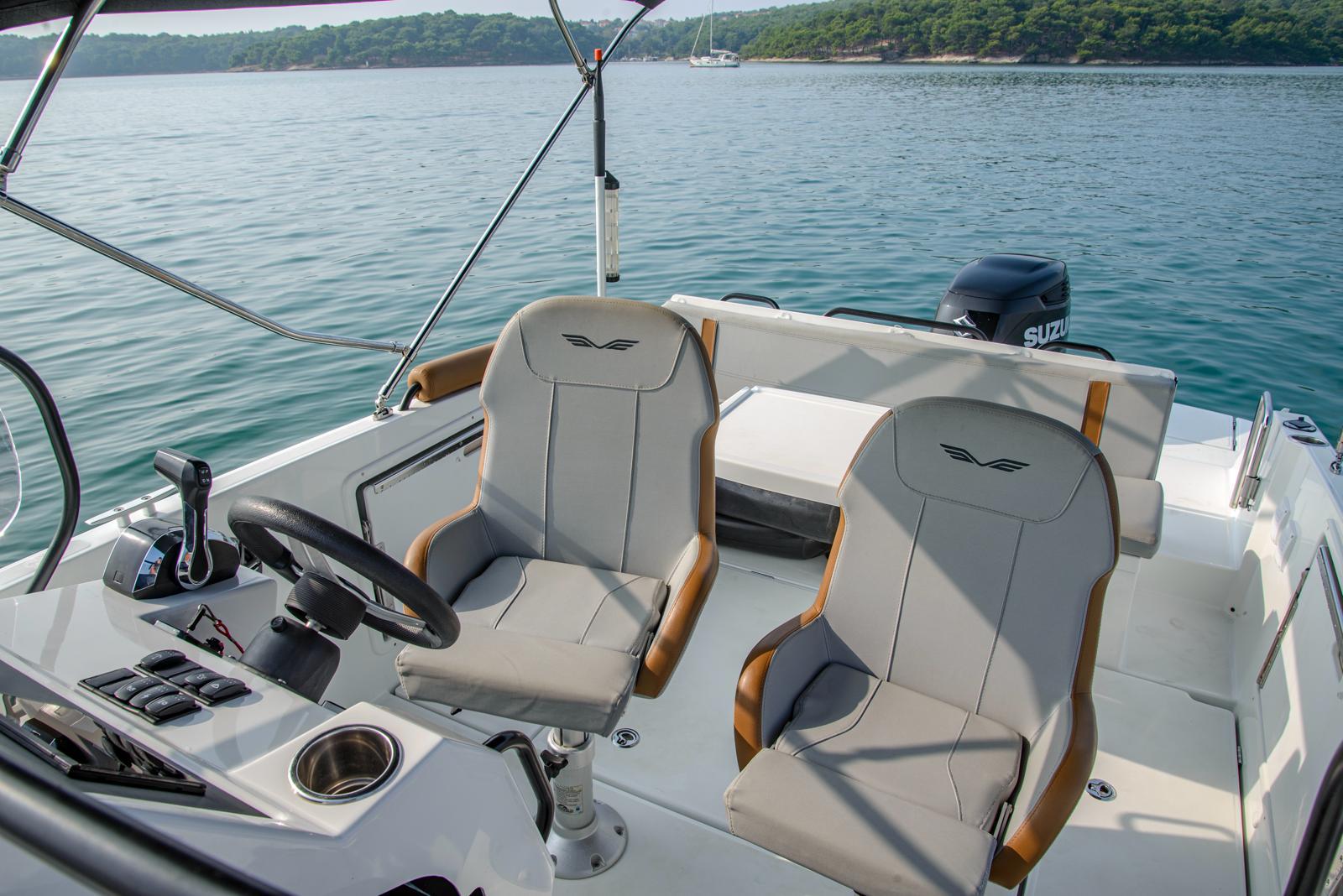 Photo #5 - Beneteau Flyer 8 SUNdeck (Beneteau Flyer 8) en Pula - 40754