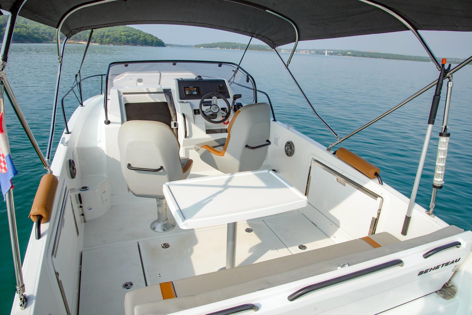 Photo #6 - Beneteau Flyer 8 SUNdeck (Beneteau Flyer 8) en Pula - 40754