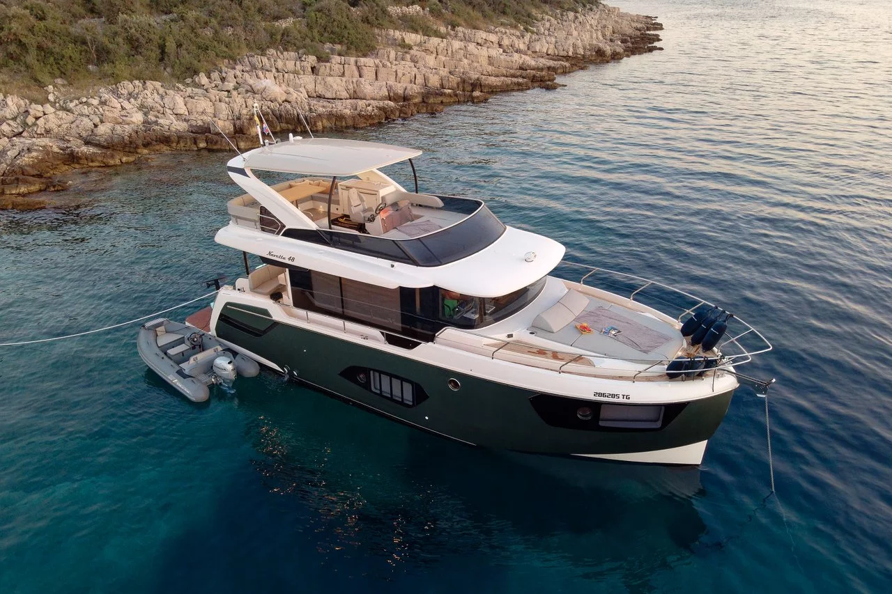 Navetta 48 (Ava)  - 2