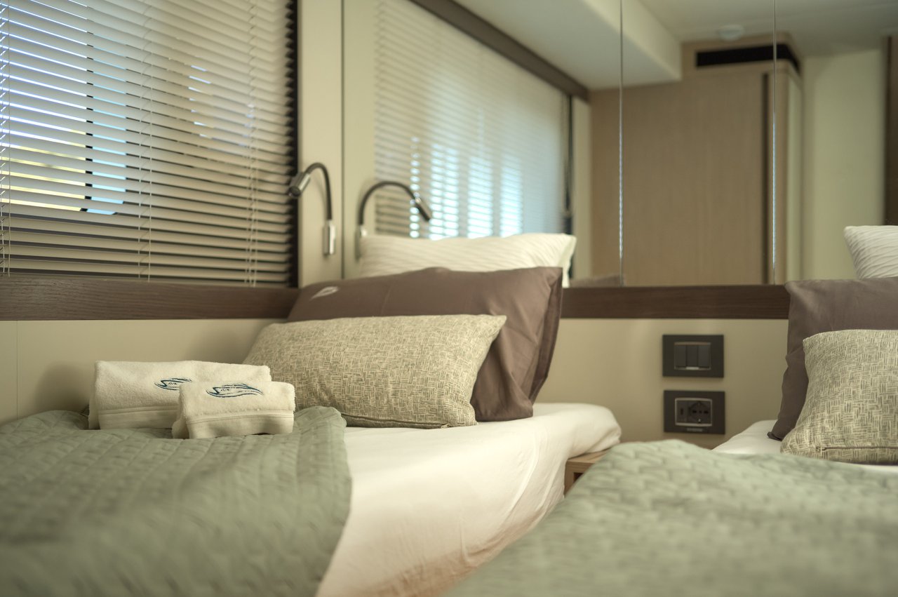 Photo #36 - Navetta 48 (Ava) en Trogir - 40758