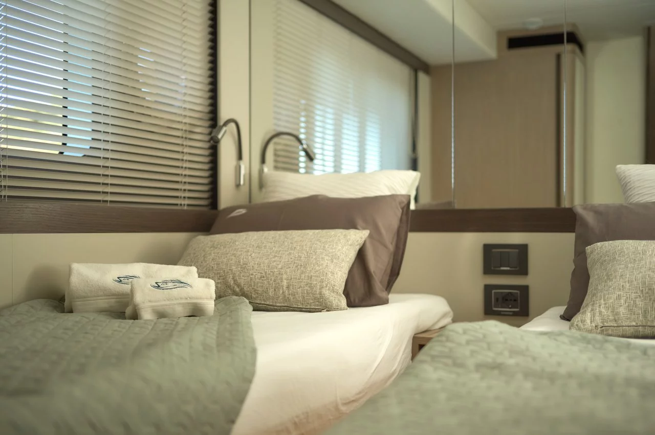 Navetta 48 (Ava)  - 35