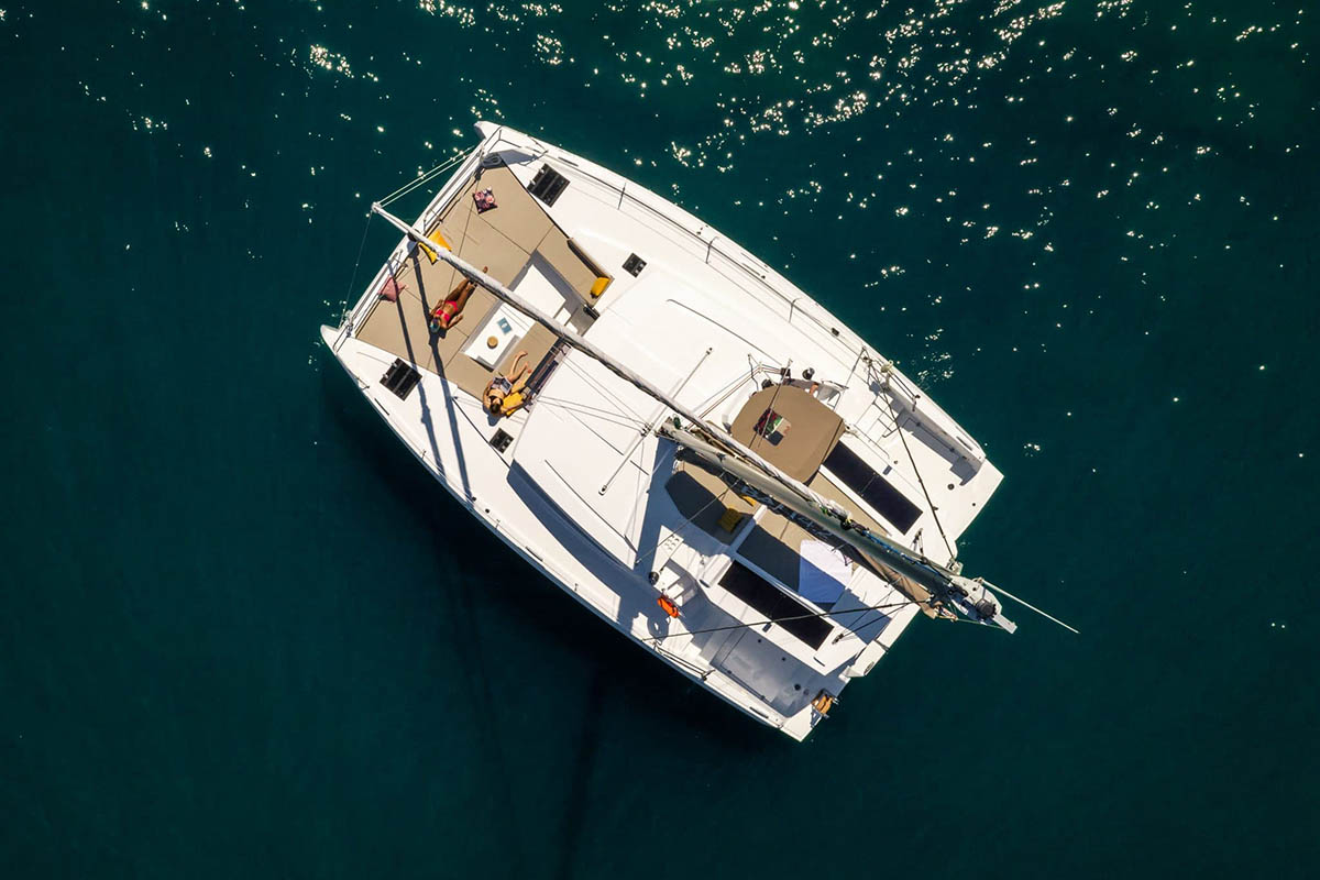 Photo #8 - Bali 4.2 - 4 + 1 cab. (Bella Luna) in Nanny Cay - 40771