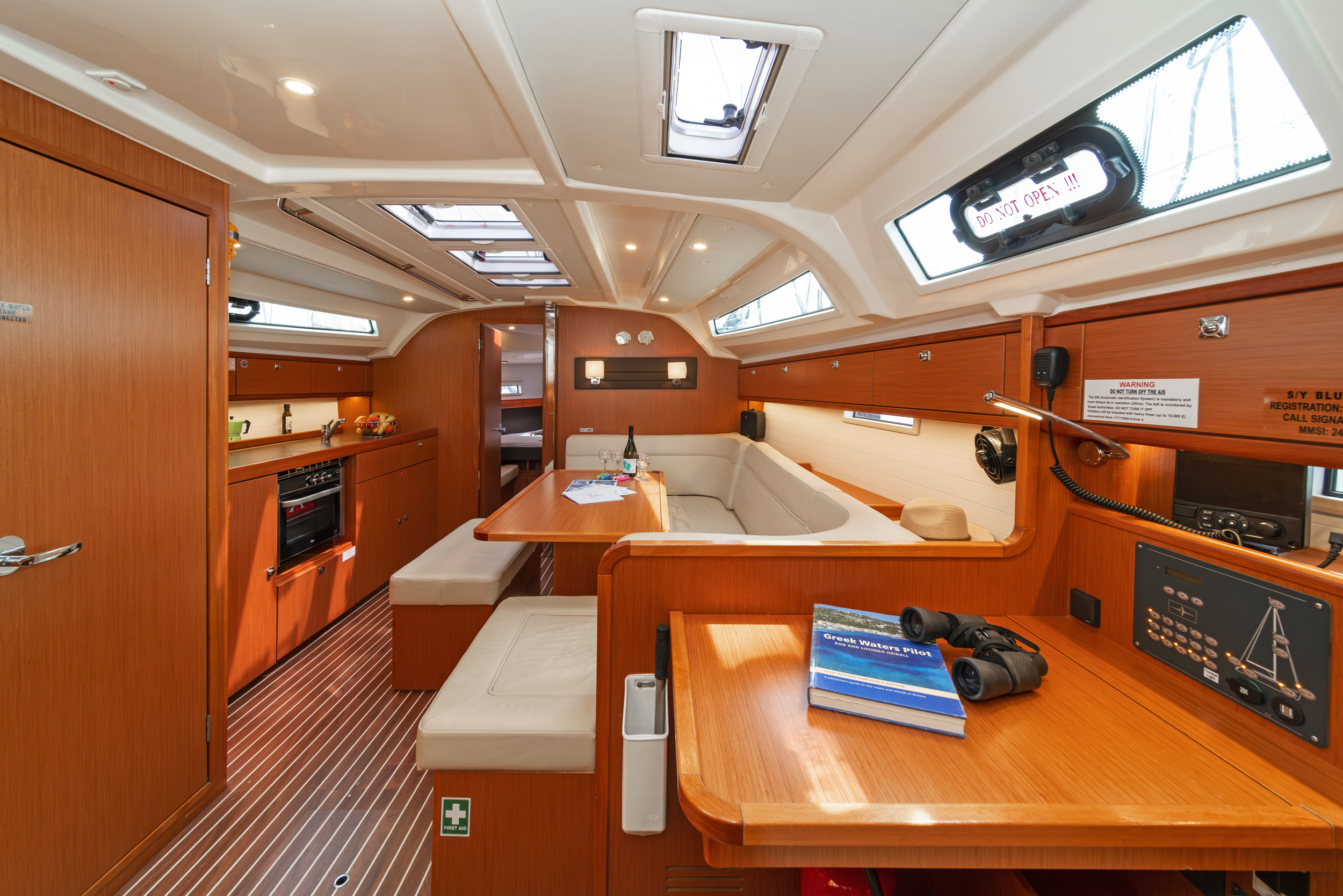 Photo #8 - Bavaria Cruiser 41 - 3 cab. (Laertis) en Volos - 40778