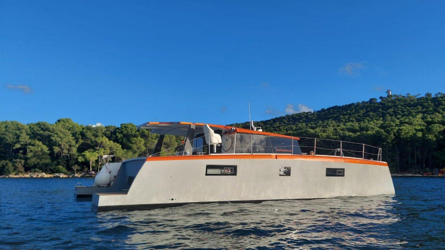 Photo #4 - Luna 47 Power (Orange) in Split - 40791