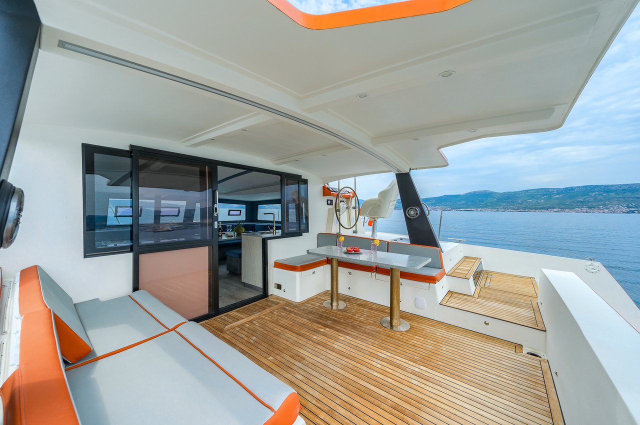 Photo #12 - Luna 47 Power (Orange) in Split - 40791