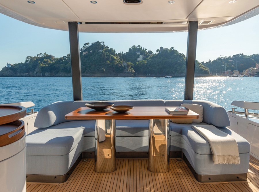 Photo #8 - Azimut 68 - 4 + 1 cab. (Pangea) en Podstrana - 40797