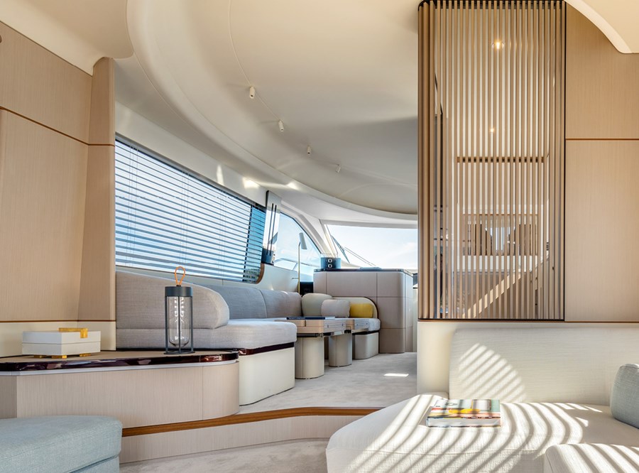 Photo #12 - Azimut 68 - 4 + 1 cab. (Pangea) en Podstrana - 40797