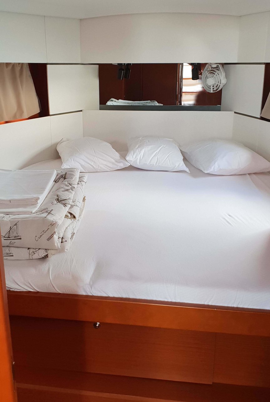 Photo #12 - Oceanis 38.1 (Bellona) in Split - 40807