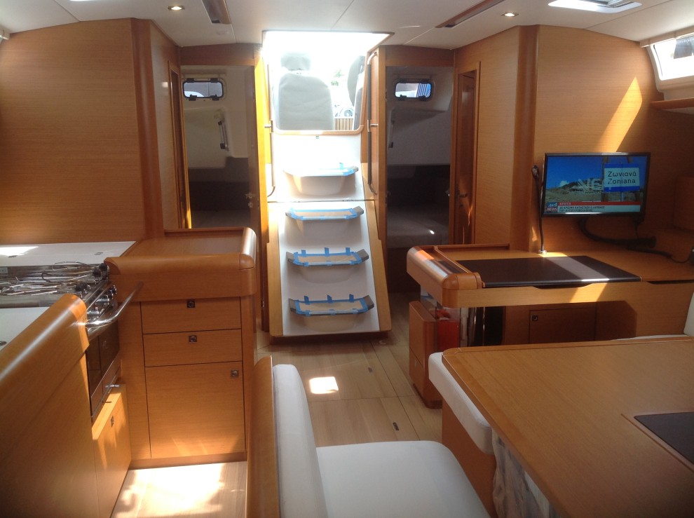 Photo #6 - Sun Odyssey 519 - 5 cab. (Skopelos) in Lavrion - 40836