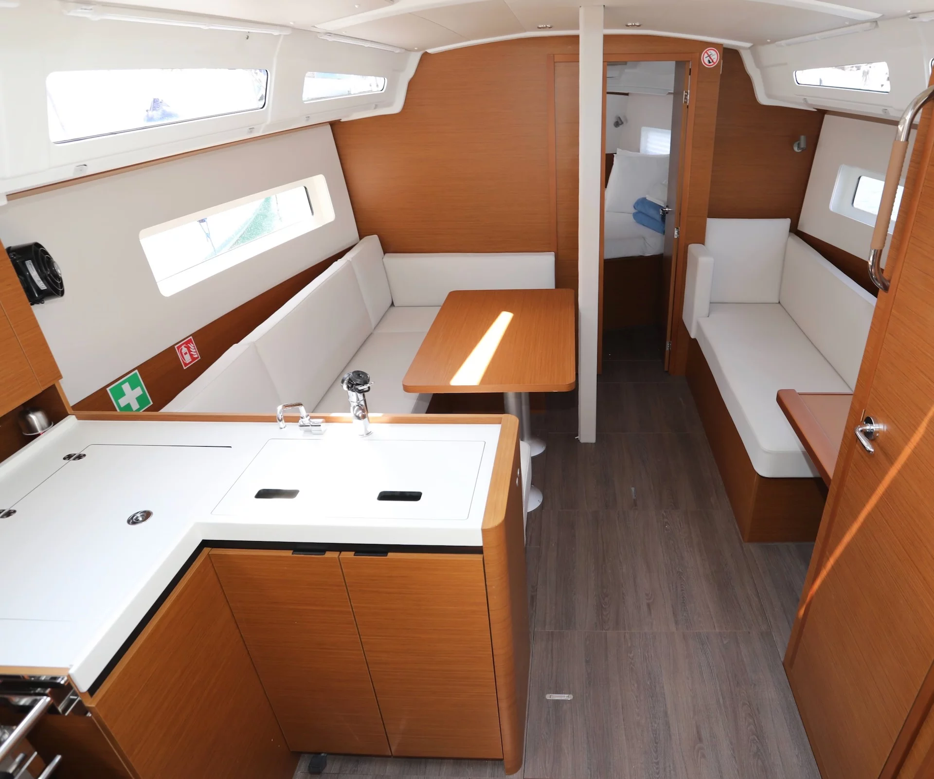 Sun Odyssey 380 (Red Kiss)  - 4