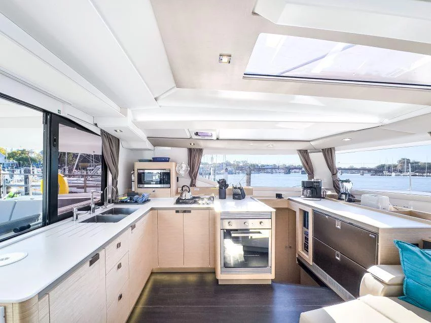 Fountaine Pajot Tanna 47 Maestro - 3 cab. (La Bella Vita)  - 26