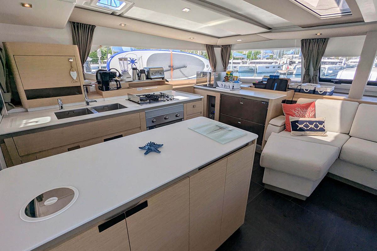 Photo #21 - Fountaine Pajot Aura 51 - 6 cab (Beachcomber) in Nanny Cay - 40867