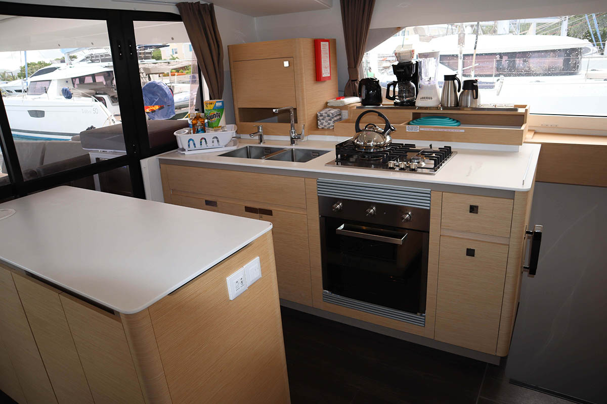 Photo #22 - Fountaine Pajot Aura 51 - 6 cab (Beachcomber) in Nanny Cay - 40867