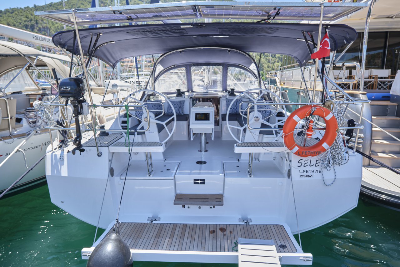 Photo #5 - Bavaria C42 (Selene) in Fethiye - 40878