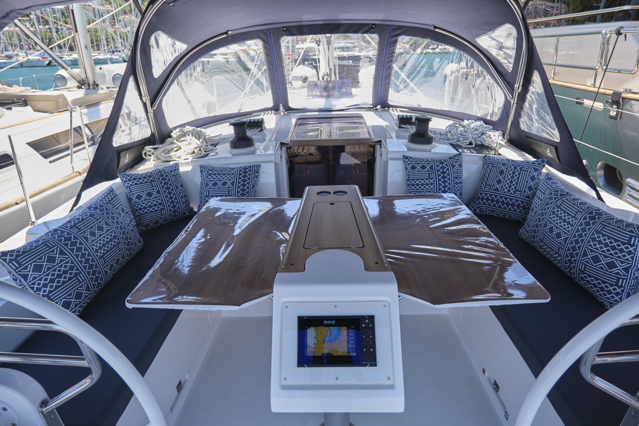 Photo #6 - Bavaria C42 (Selene) in Fethiye - 40878