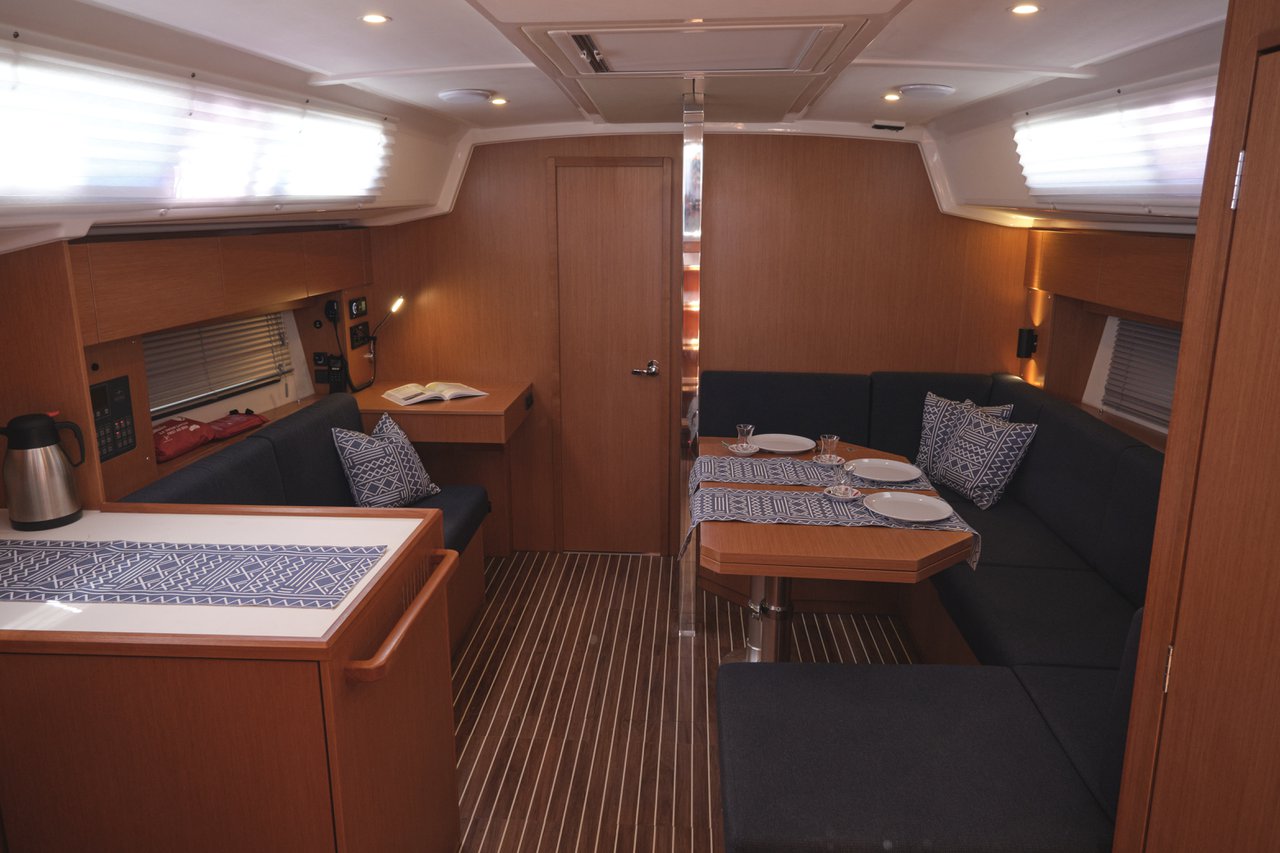 Photo #8 - Bavaria C42 (Selene) in Fethiye - 40878