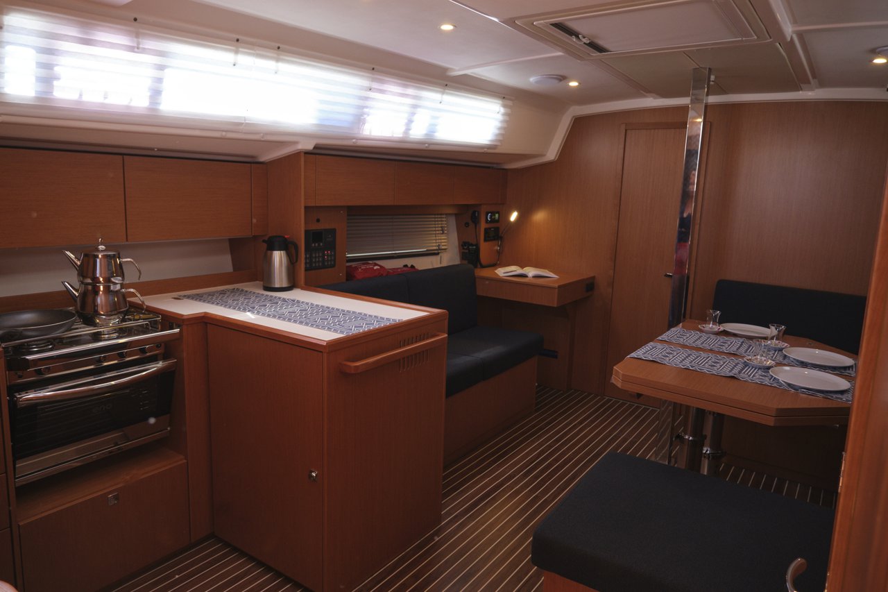 Photo #9 - Bavaria C42 (Selene) in Fethiye - 40878