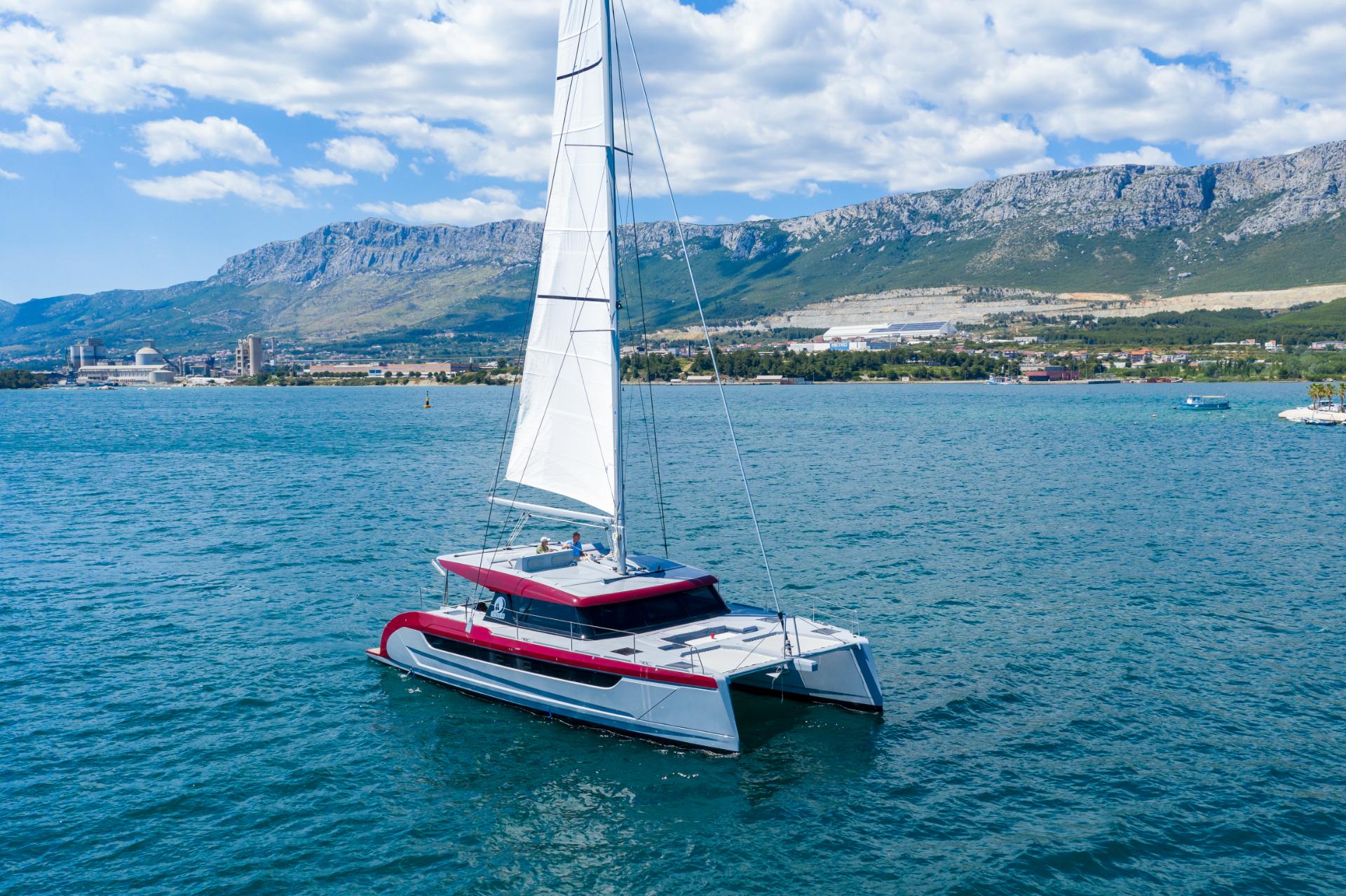 Photo #4 - Luna 49 (Katamaran) en Split - 40900