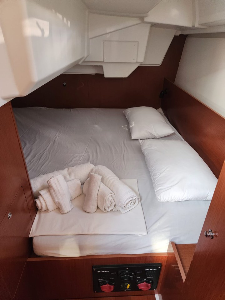 Photo #8 - Oceanis 35.1 - 2 cab. (Beghe) en Cannigione - 40910
