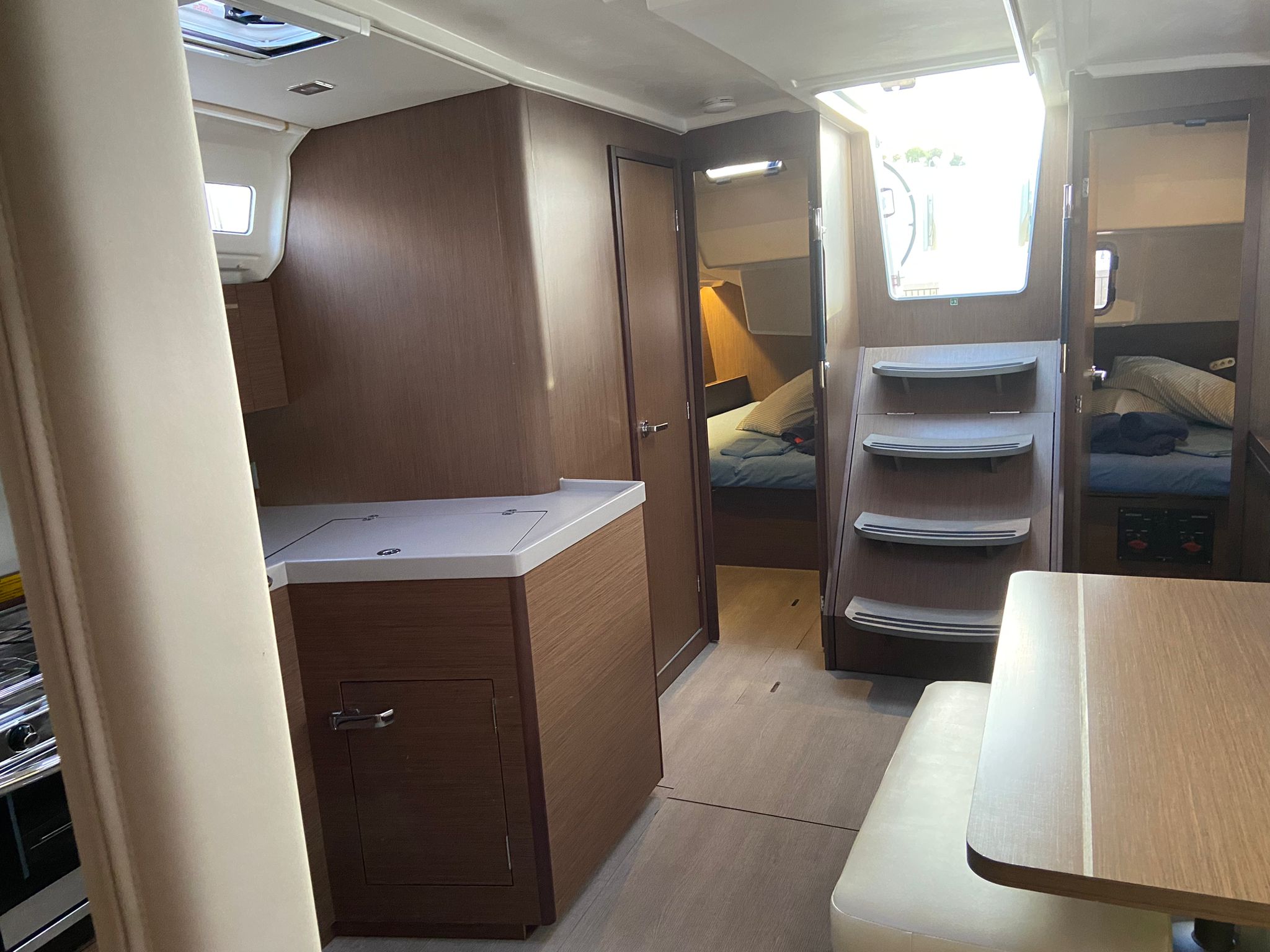 Photo #9 - Oceanis 40.1 - 3 cab. (Loreste) in Procida - 40930