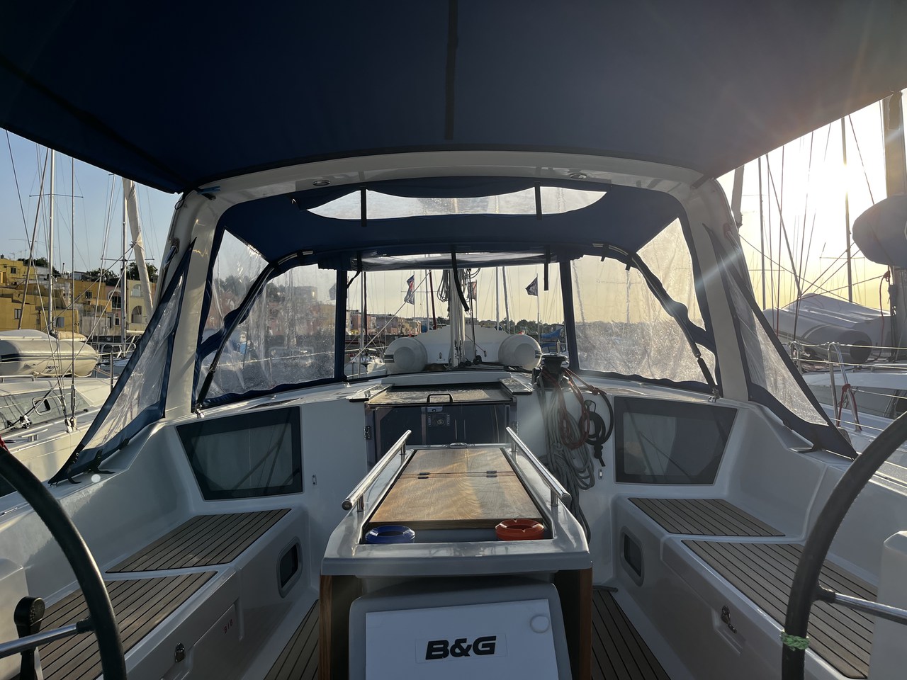 Photo #5 - Oceanis 41.1 (Malika) en Cannigione - 40935