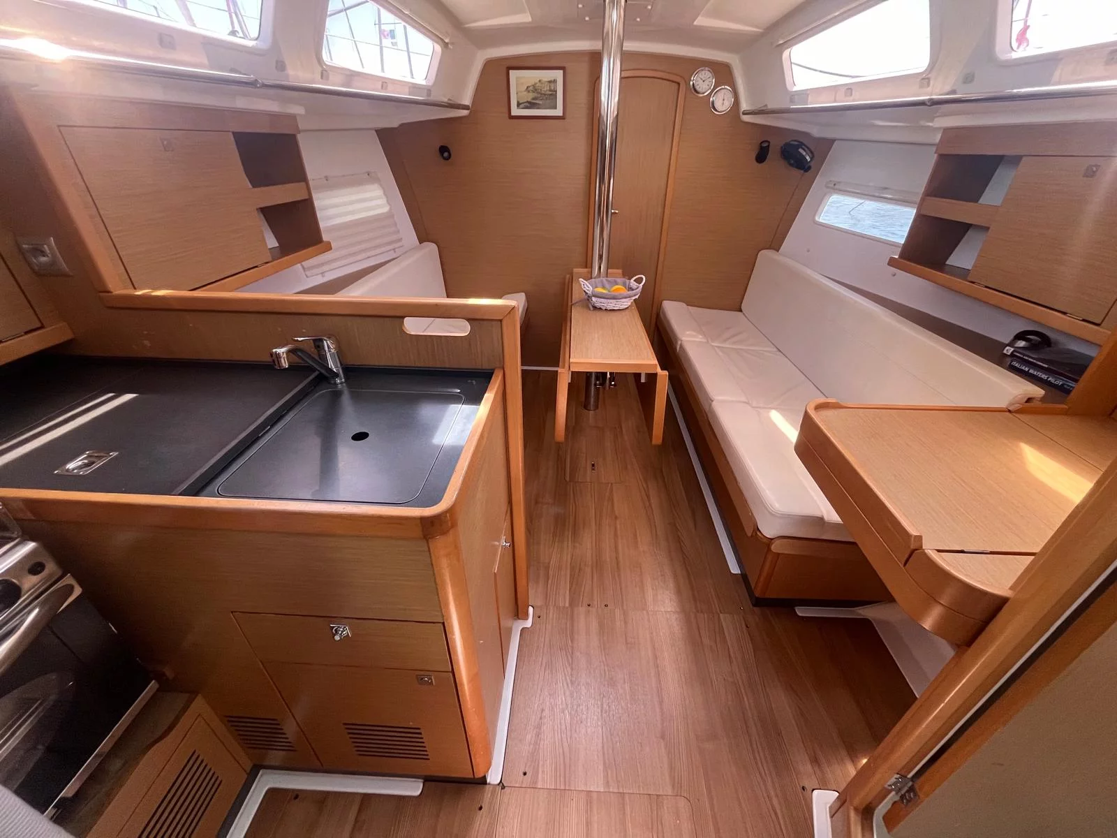 Sun Odyssey 319 (Lazzarone)  - 3