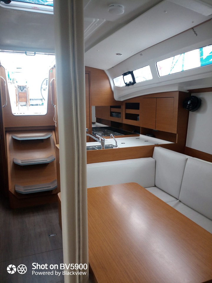 Photo #7 - Sun Odyssey 380 (Diana) en Cannigione - 40941