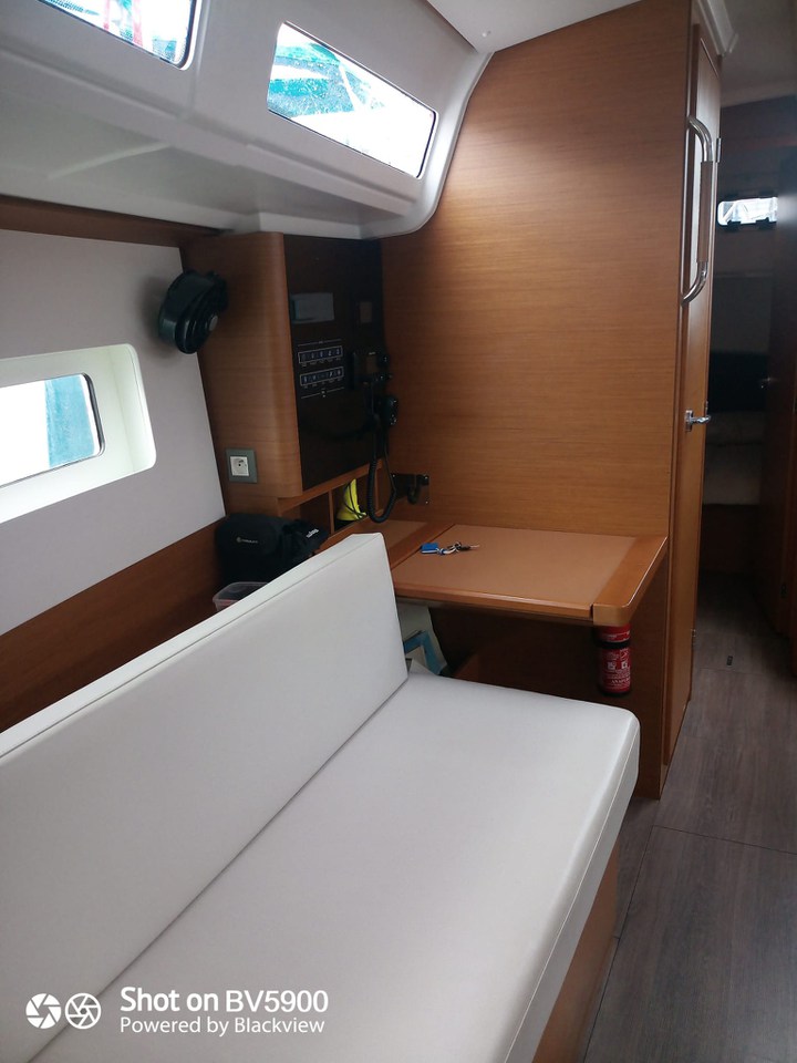 Photo #8 - Sun Odyssey 380 (Diana) en Cannigione - 40941