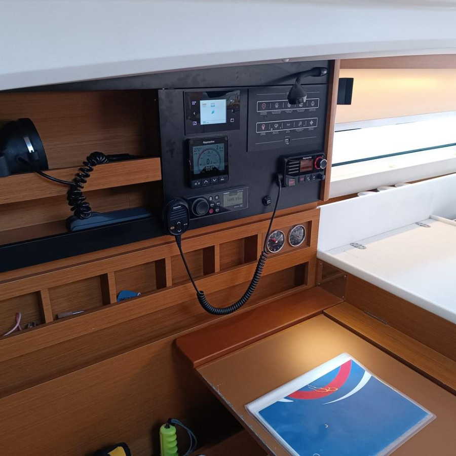 Photo #9 - Sun Odyssey 440 (Palummella) in Portorosa - 40958