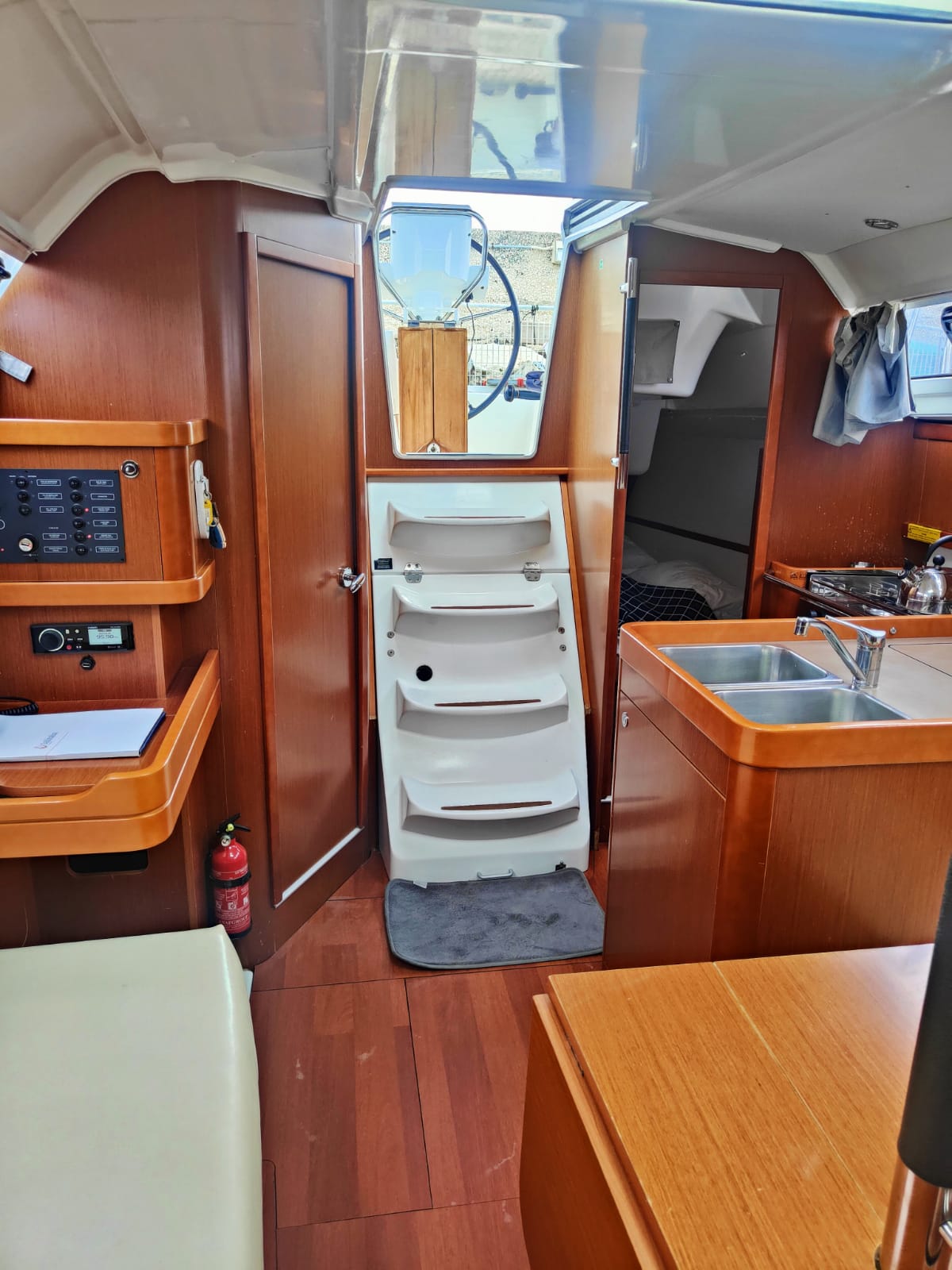 Photo #4 - Oceanis 31 (Titina) in Procida - 40962