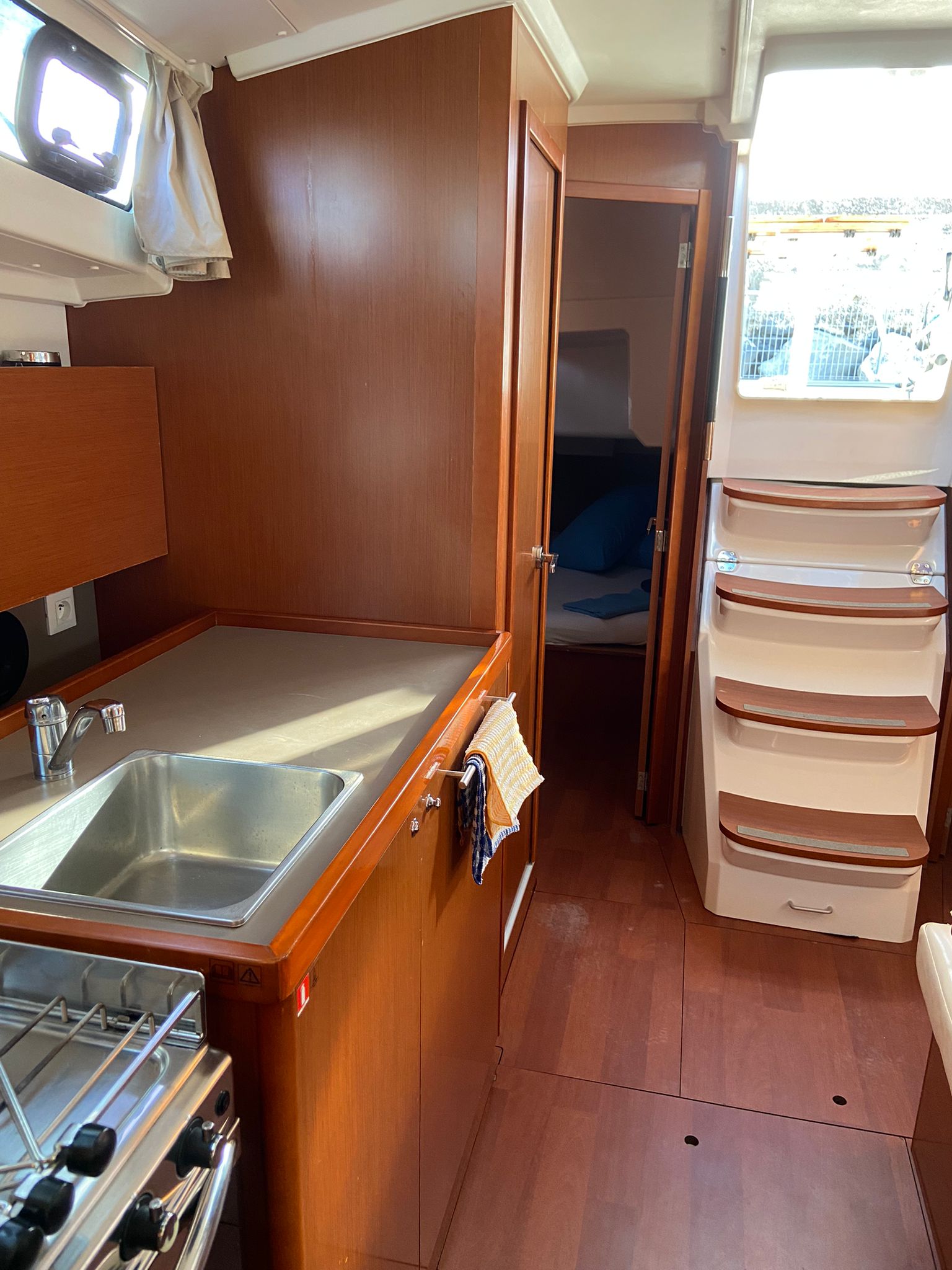 Photo #7 - Oceanis 38.1 (Jasmine) in Procida - 40963