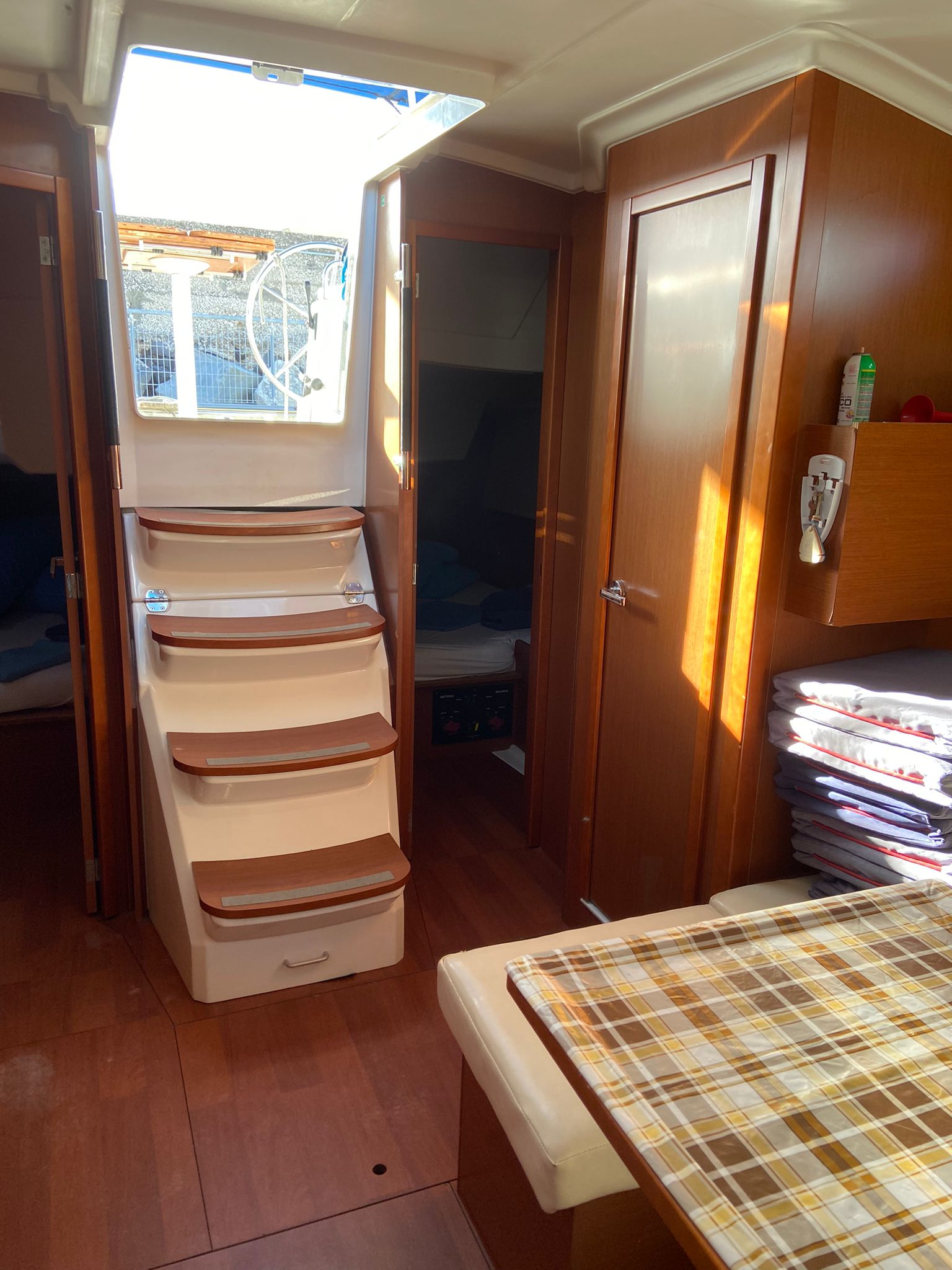 Photo #8 - Oceanis 38.1 (Jasmine) in Procida - 40963