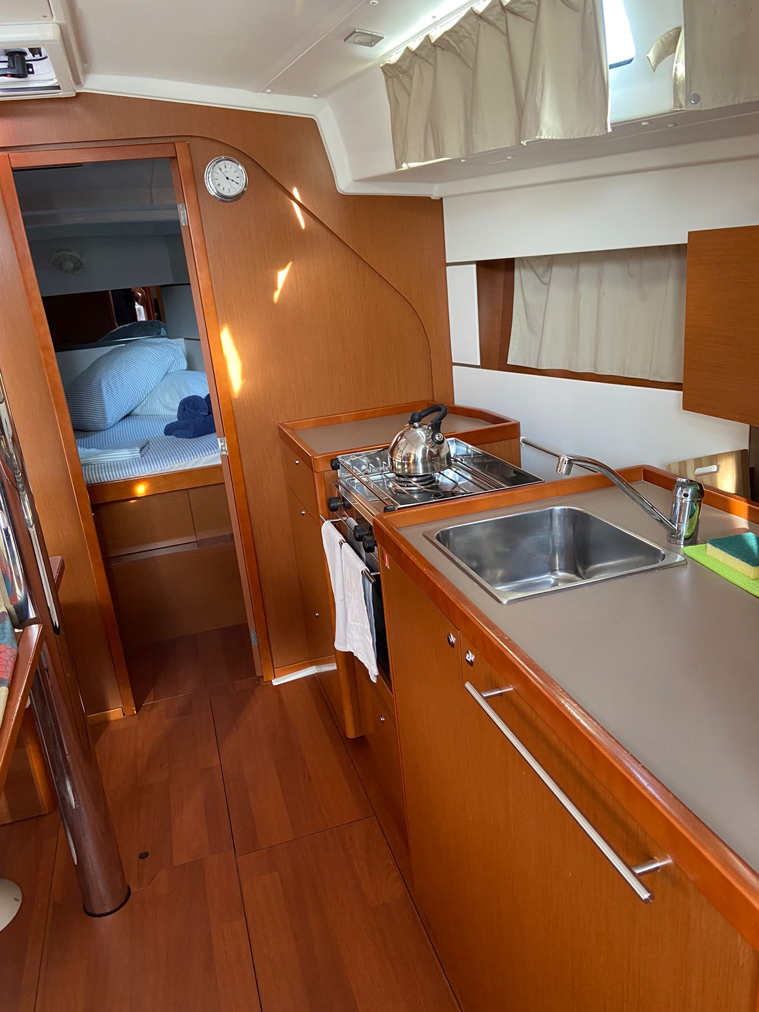 Photo #7 - Oceanis 38 - 3 cab. (Caroline) en Procida - 40964