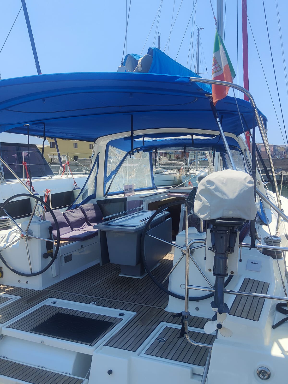 Photo #3 - Oceanis 41.1 (Paulina) en Procida - 40965