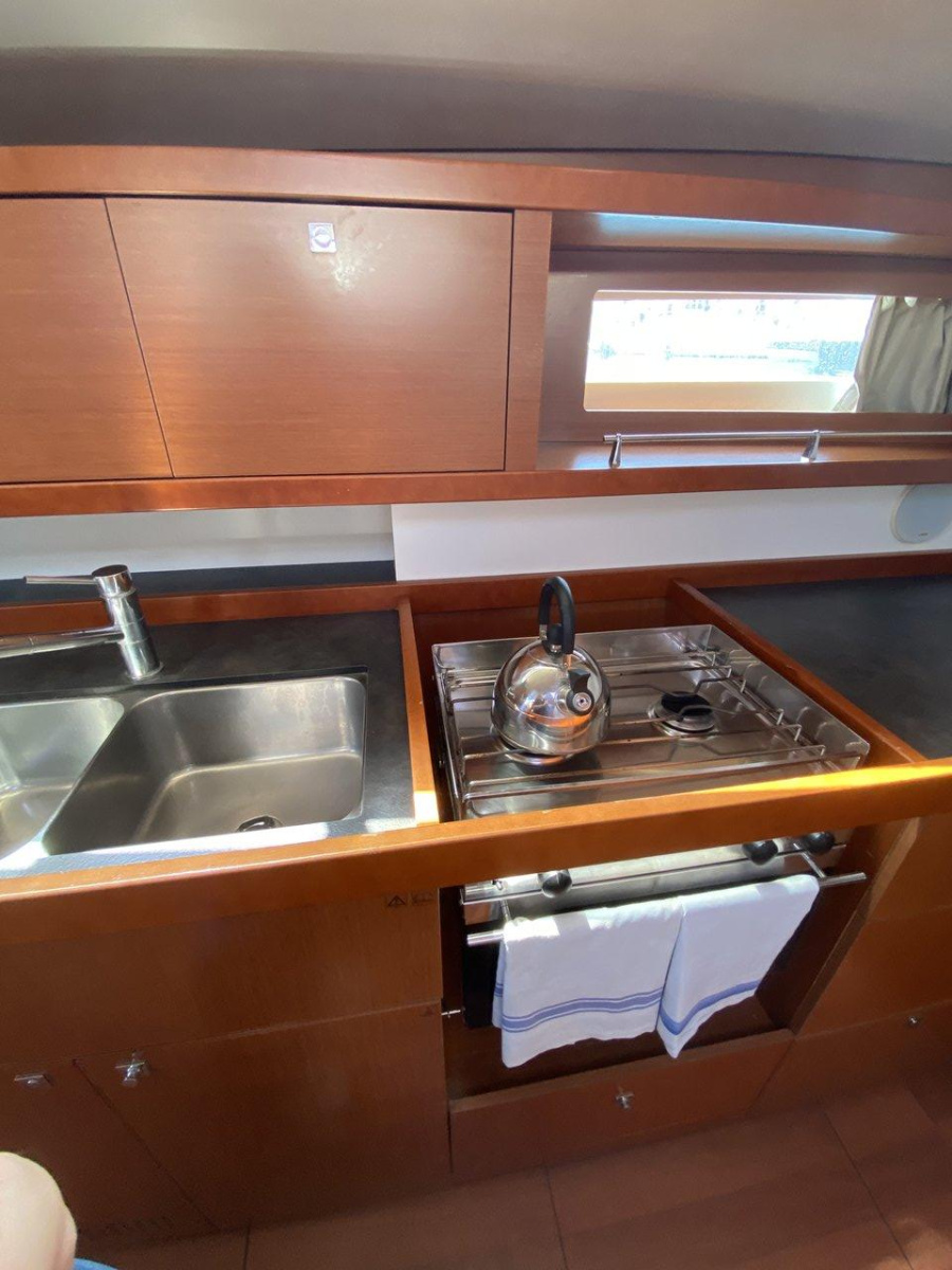 Photo #12 - Oceanis 45 - 4 cab. (Bella) in Procida - 40967