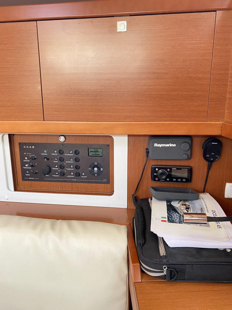 Photo #13 - Oceanis 45 - 4 cab. (Bella) in Procida - 40967