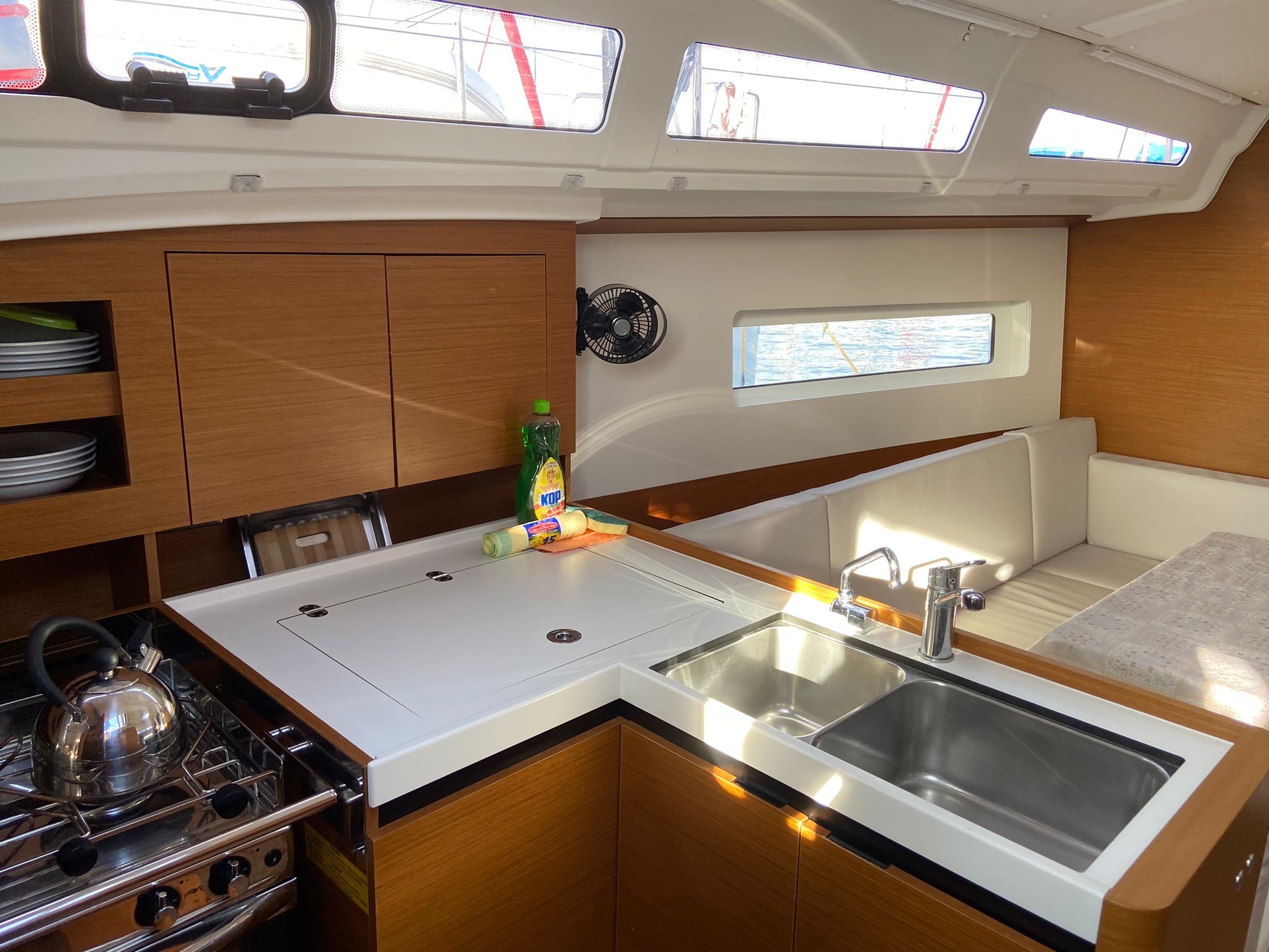 Photo #8 - Sun Odyssey 380 (Philippa) in Procida - 40973