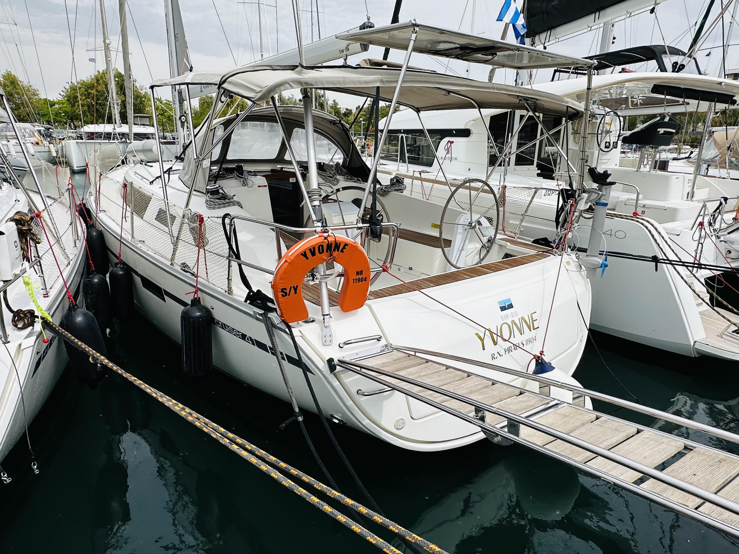 Photo #4 - Bavaria Cruiser 41 - 3 cab. (Yvonne) in Athens - 40987