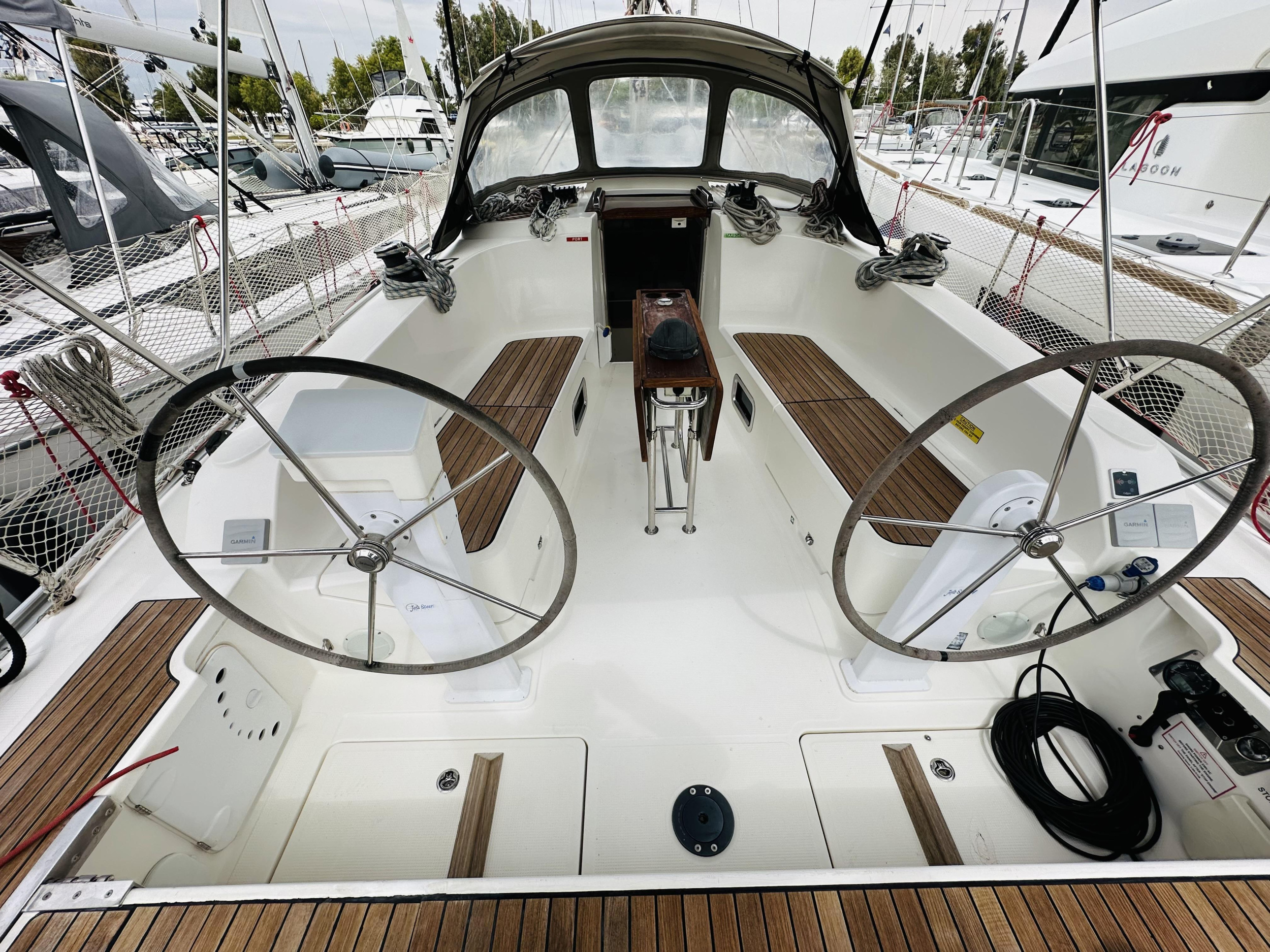 Photo #14 - Bavaria Cruiser 41 - 3 cab. (Yvonne) in Athens - 40987