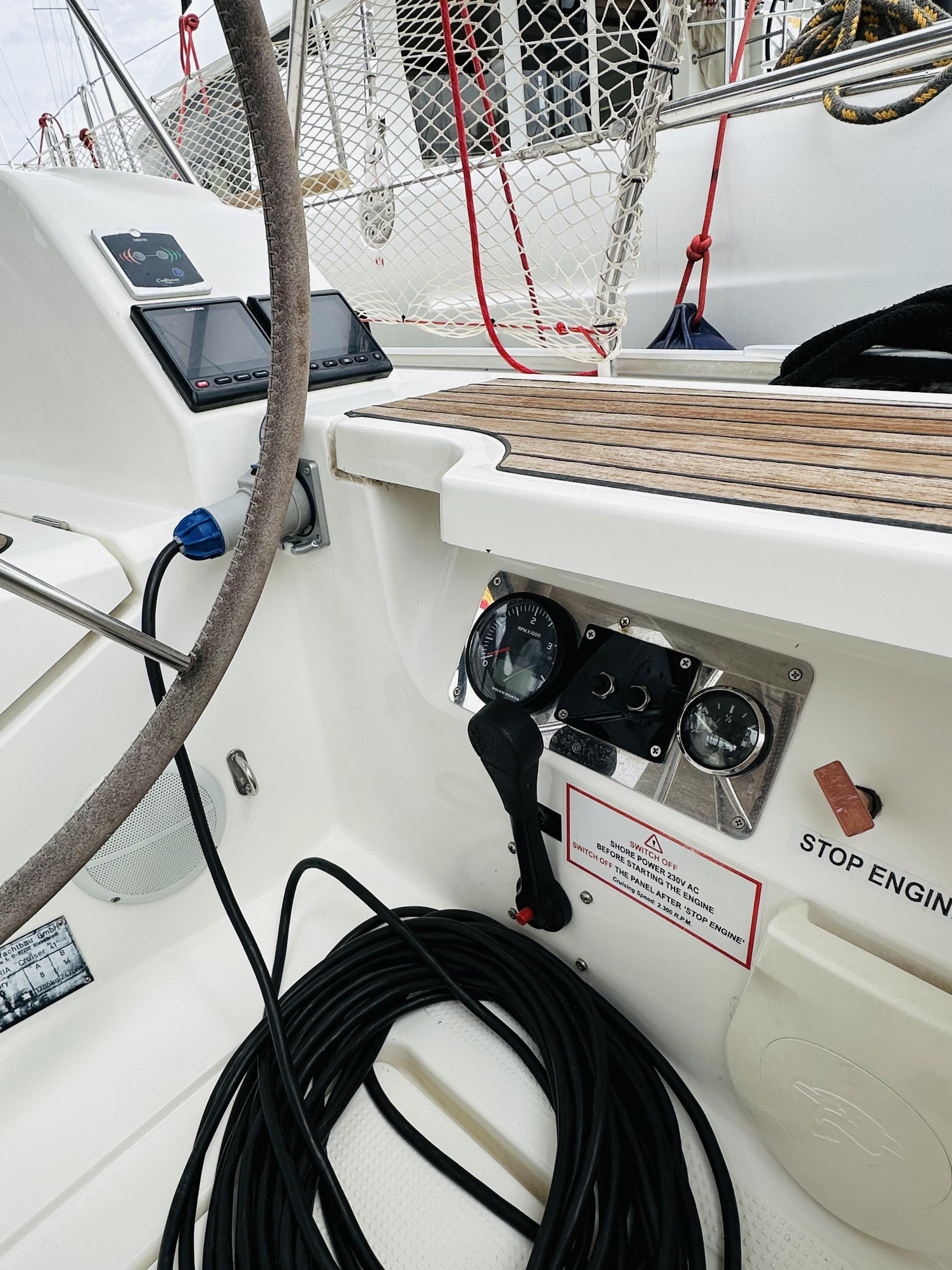 Photo #18 - Bavaria Cruiser 41 - 3 cab. (Yvonne) in Athens - 40987