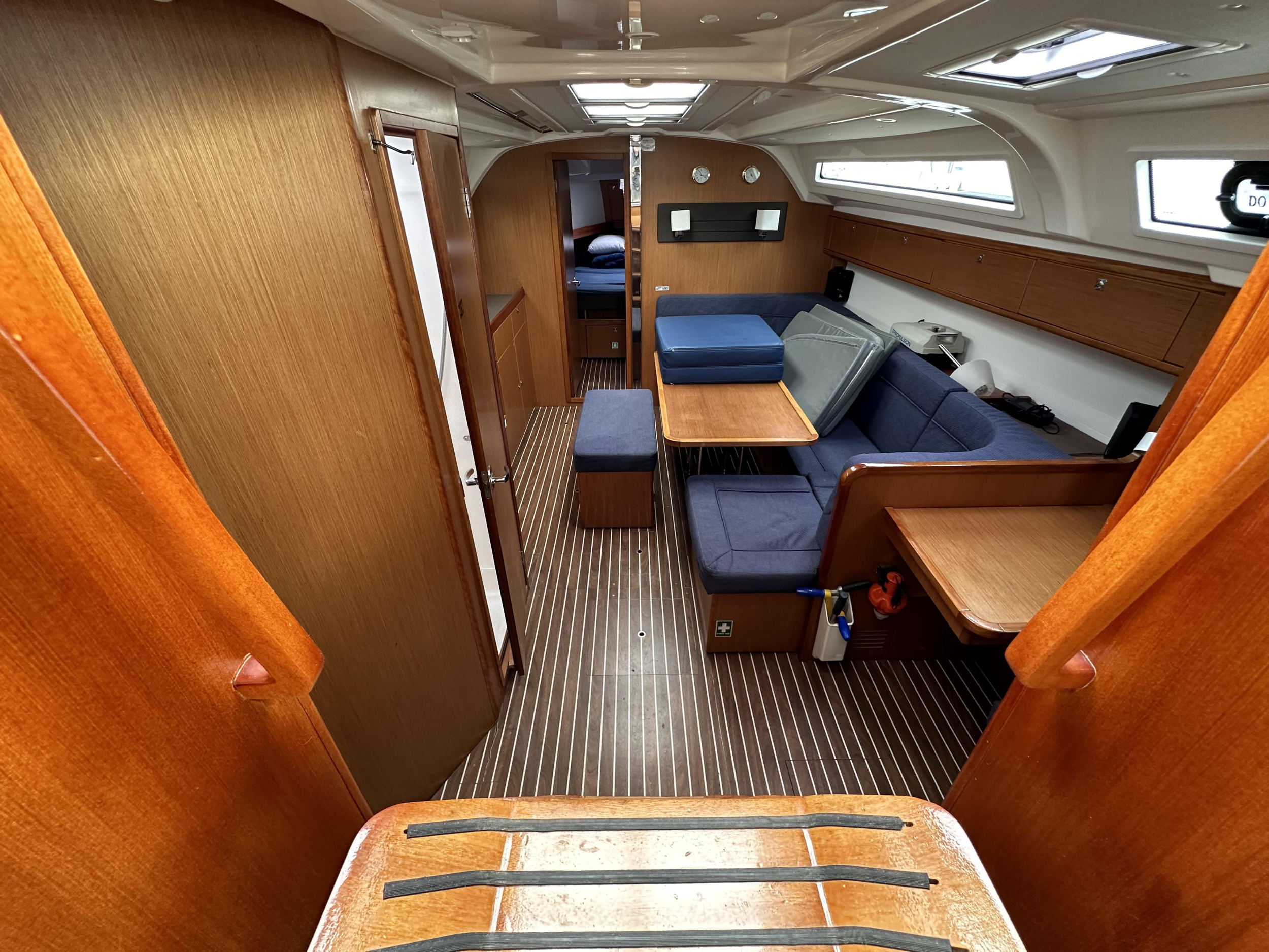 Photo #21 - Bavaria Cruiser 41 - 3 cab. (Yvonne) in Athens - 40987