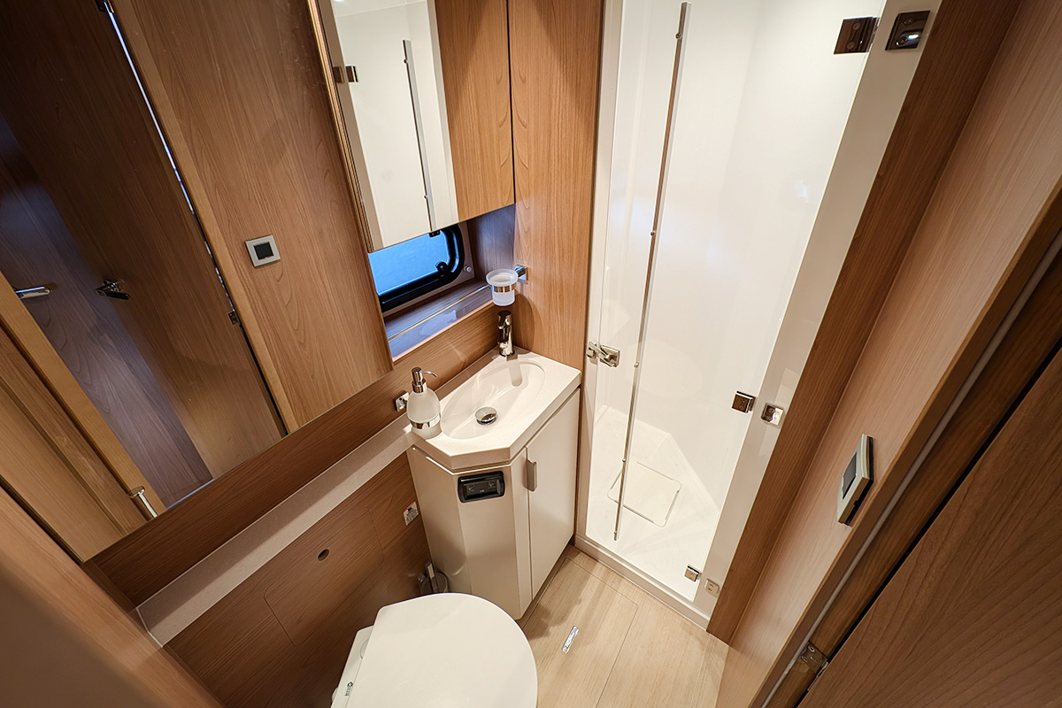 Photo #87 - Bali 5.4 - 6 + 2 cab. (Maravela) in Nanny Cay - 40993