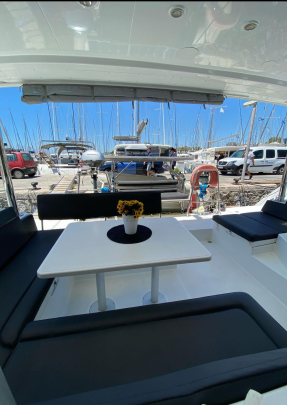 Photo #4 - Lagoon 400 S2 (Christina) in Atene - 41034