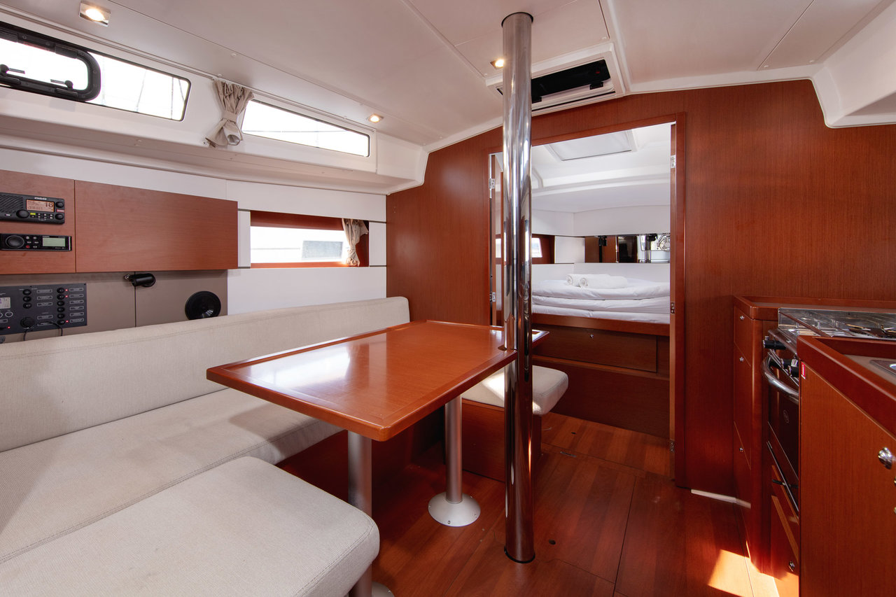 Photo #8 - Oceanis 38.1 (Anima Maris III) en Split - 41037