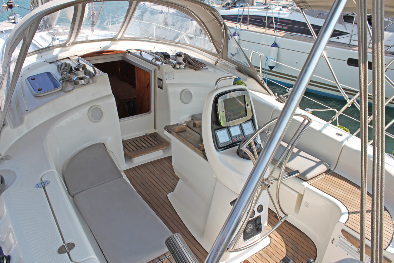 Photo #4 - Bavaria 39 Cruiser (Ira) in Lavrion - 41065