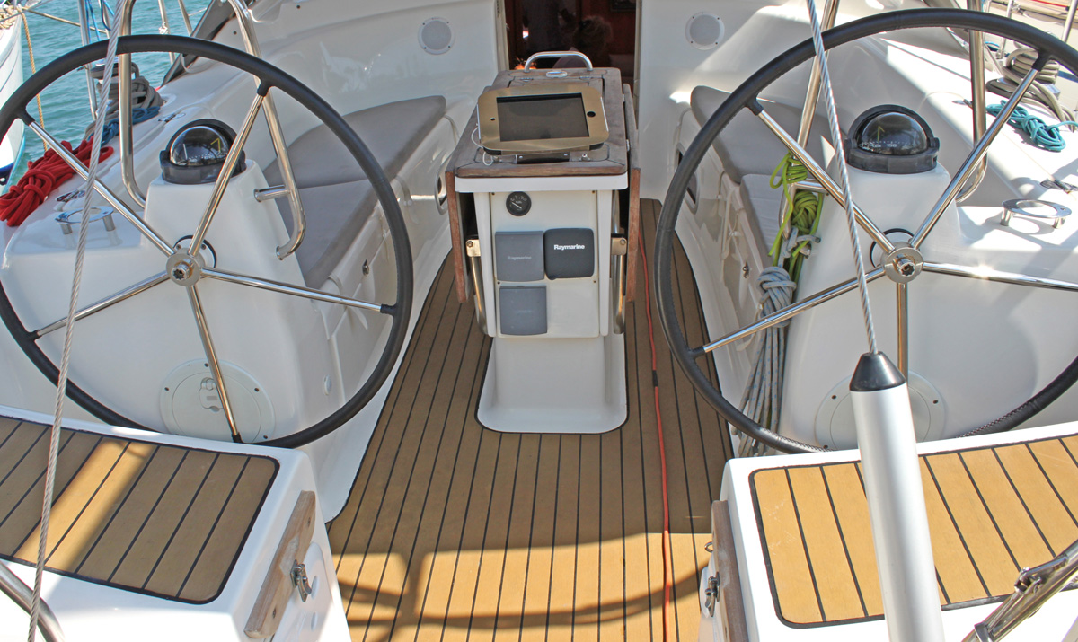 Photo #4 - Bavaria 42 Cruiser (Iraklis) in Lavrion - 41067
