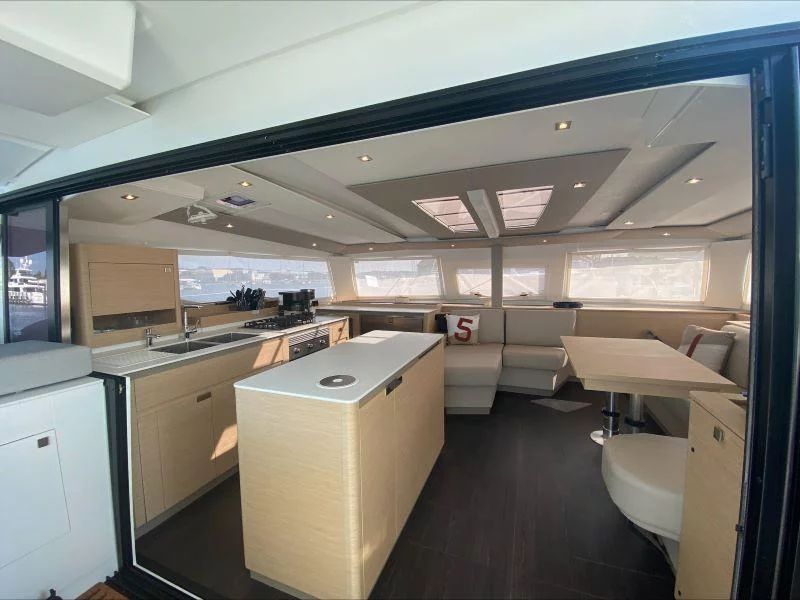 Fountaine Pajot Aura 51 (Alizé)  - 11