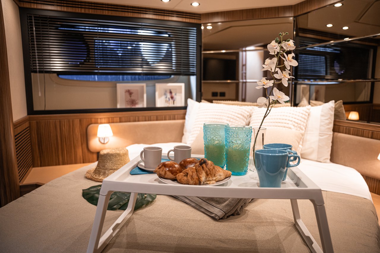 Photo #24 - Azimut Magellano 53 (Ciù Ciù) in Neapel - 41095
