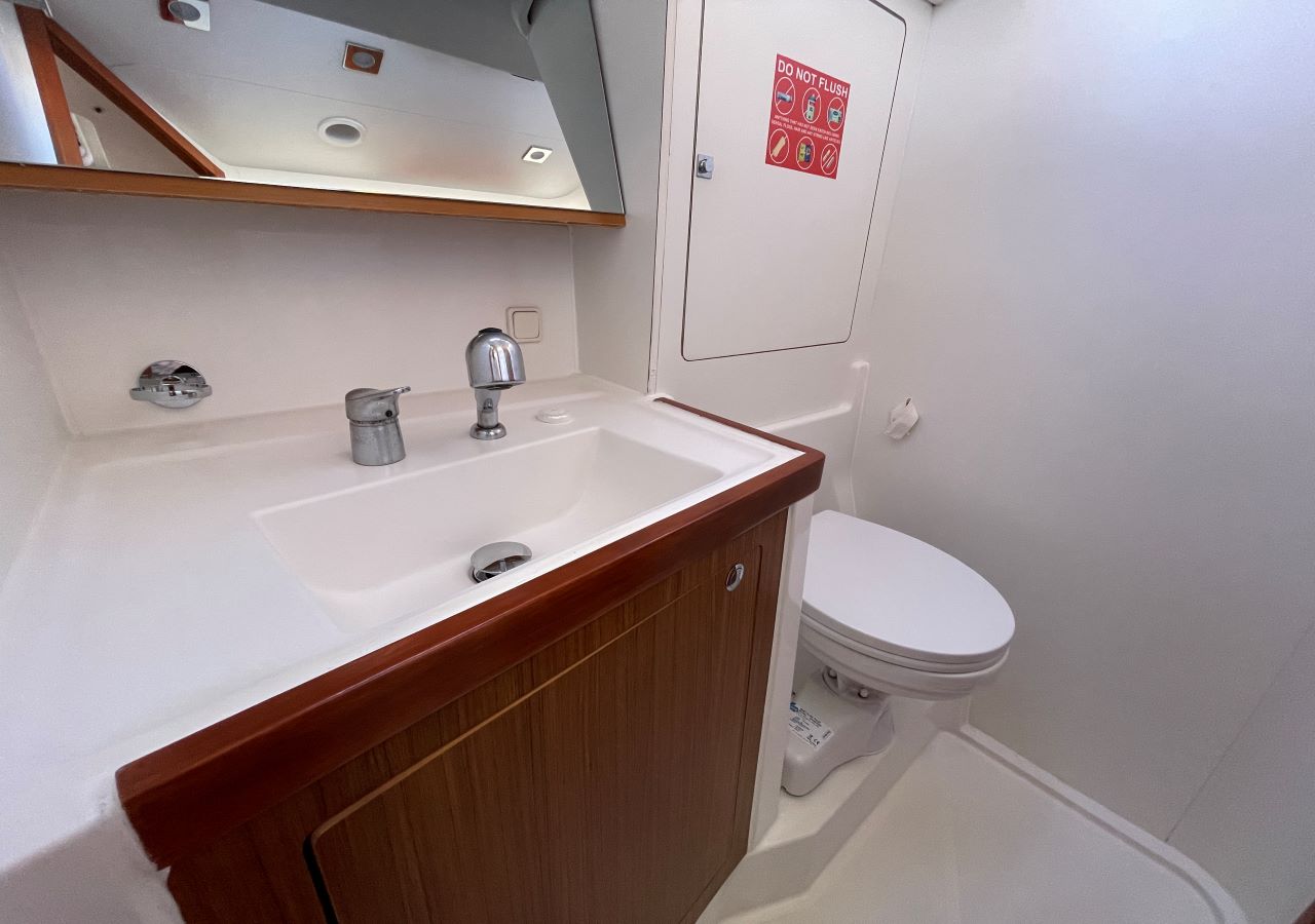 Photo #8 - Oceanis 48 - 5 cab. (Calypso_DB) in Airlie Beach - 41121